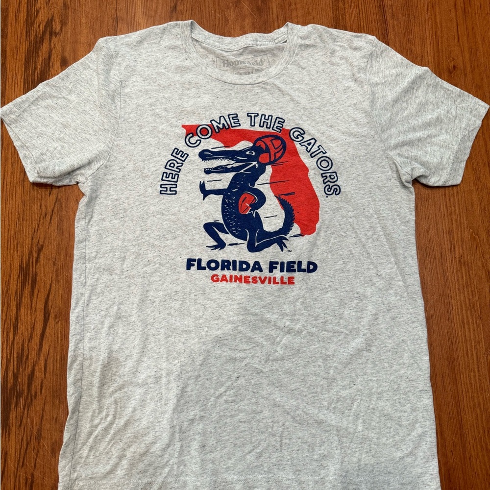 COPY - Homefield University of Florida - Here Come the Gators Vintage Style Tee…